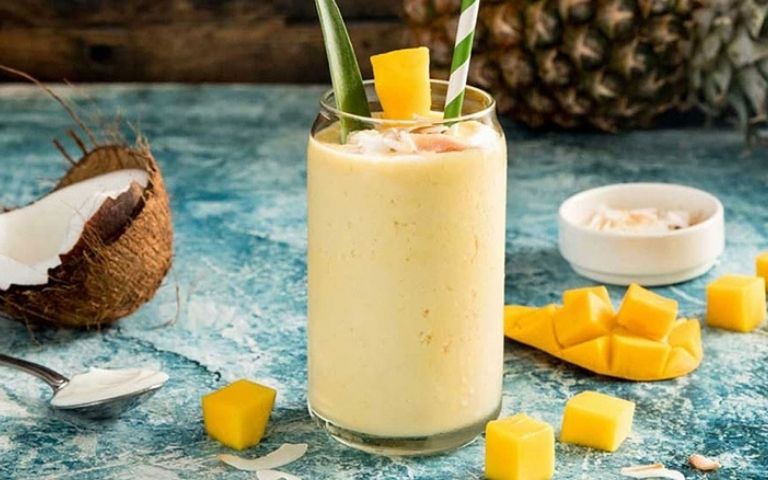 Cách làm Smoothie xoài, dừa và hạt chia