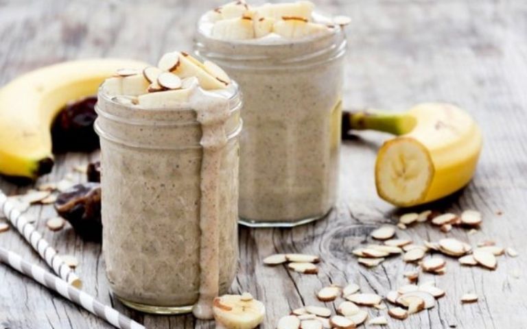 Cách làm Smoothie yến mạch và chuối